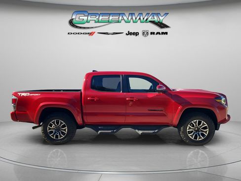 Used 2022 Toyota Tacoma TRD Sport w/ TRD Premium Sport Package image 4