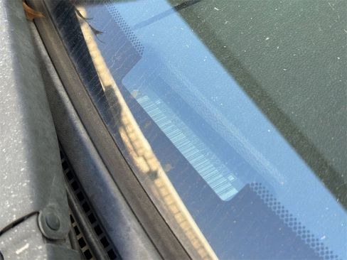 Used 2011 Chevrolet Avalanche LT w/ Texas Edition image 3