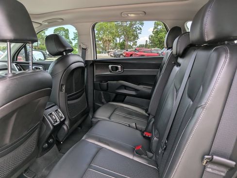 Used 2021 Kia Sorento S w/ Panoramic Sunroof Package FWD image 19