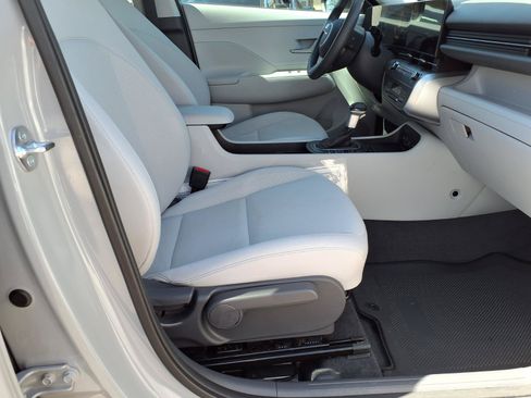 Used 2026 Hyundai Kona SEL Sport FWD image 11
