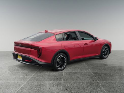 Used 2025 Kia K4 EX image 5
