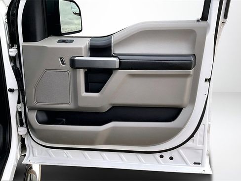 Used 2018 Ford F150 XLT image 29