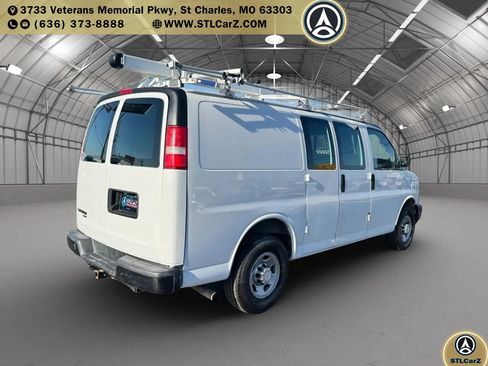 Used 2016 Chevrolet Express 2500 RWD image 3
