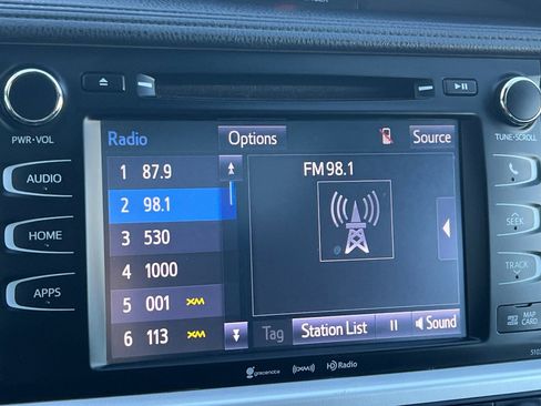 Used 2019 Toyota Highlander XLE AWD/4WD image 20