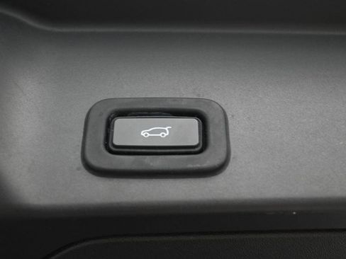 Used 2020 Land Rover Range Rover Evoque SE AWD/4WD image 17