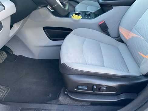 Used 2022 GMC Terrain SLE w/ Driver Convenience Package image 21