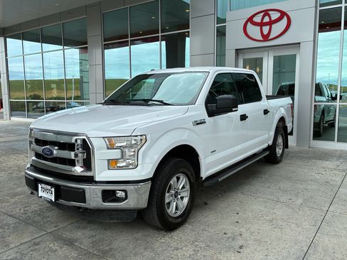 Used 2015 Ford F150 XLT w/ Equipment Group 301A Mid AWD/4WD image 4