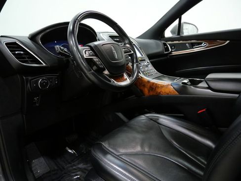 Used 2020 Lincoln Nautilus Reserve w/ Equipment Group 201A image 13