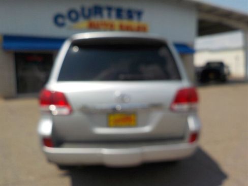 Used 2010 Toyota Land Cruiser image 7