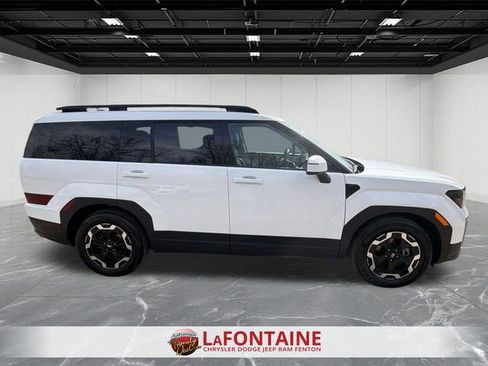 Used 2025 Hyundai Santa Fe SEL image 9