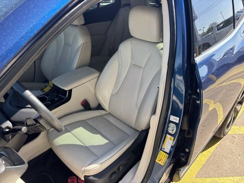 Used 2022 Buick Envision Essence w/ Technology Package I FWD image 18