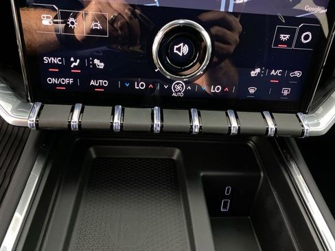 Used 2026 GMC Acadia Elevation w/ Black Edition image 19