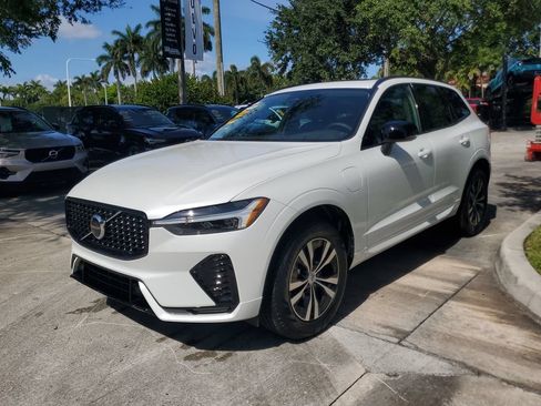 Used 2024 Volvo XC60 T8 Core w/ Protection Package Premier AWD/4WD image 3