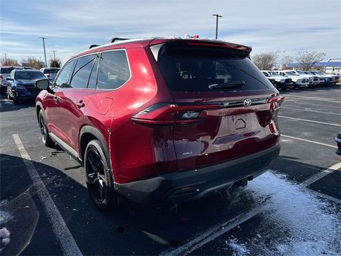 Used 2024 Toyota Grand Highlander Platinum image 2