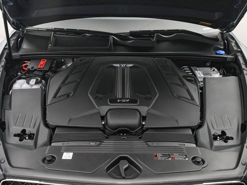 New 2025 Bentley Bentayga image 30