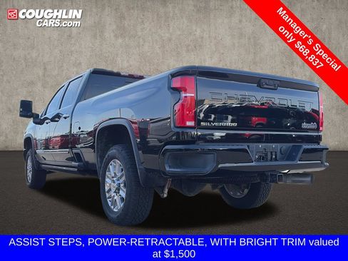 Used 2025 Chevrolet Silverado 2500 High Country w/ High Country Premium Package AWD/4WD image 4