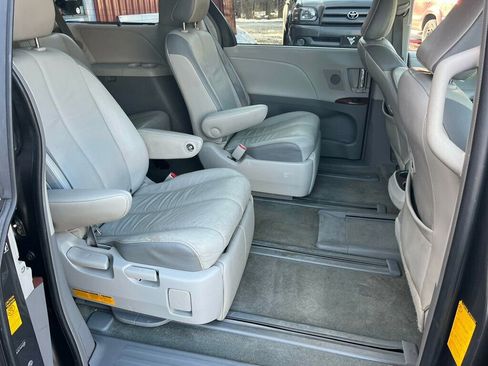 Used 2013 Toyota Sienna Limited w/ Premium Pkg image 17
