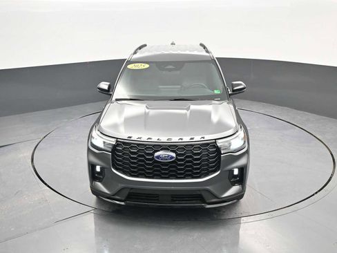 Used 2025 Ford Explorer ST-Line w/ ST-Line Street Pack AWD/4WD image 30