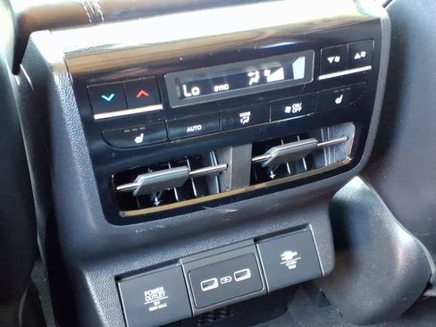 Used 2023 Acura MDX SH-AWD w/ Advance Package image 12