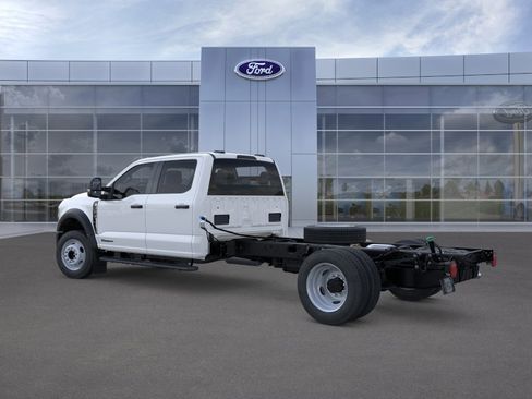 New 2026 Ford F550 4x4 Crew Cab image 4