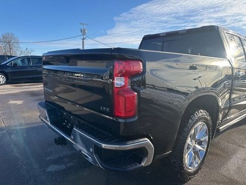 Used 2021 Chevrolet Silverado 1500 LTZ w/ LTZ Premium Package image 23