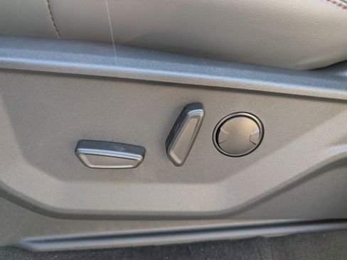 New 2025 Ford Expedition Active image 22