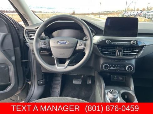 Used 2025 Ford Escape Active AWD/4WD image 18