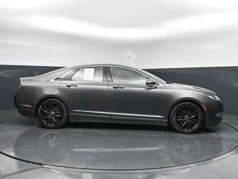 Used 2016 Lincoln MKZ AWD image 4