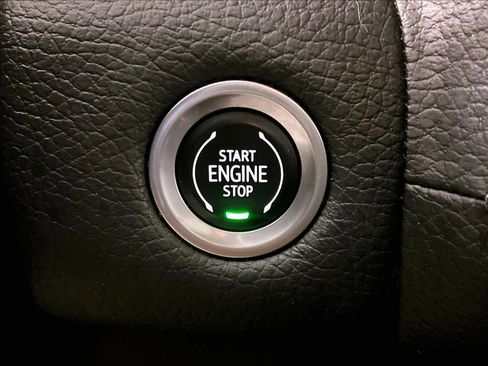 Used 2022 GMC Yukon XL Denali RWD image 34