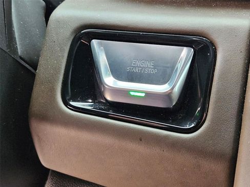 Used 2025 GMC Yukon Denali Ultimate w/ LPO, Floor Liner Package AWD/4WD image 21