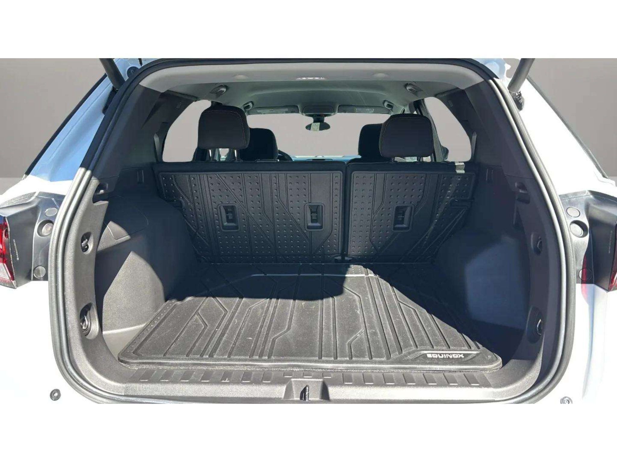 Used 2023 Chevrolet Equinox LT AWD/4WD image 9