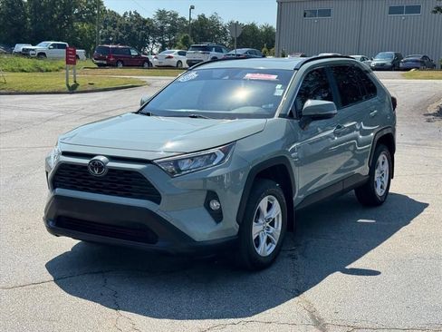 Used 2020 Toyota RAV4 XLE w/ Convenience Package FWD image 7