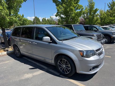 Used 2019 Dodge Grand Caravan GT FWD image 3