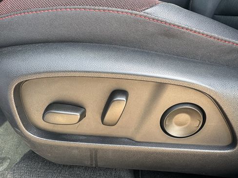 Used 2025 Chevrolet Equinox RS w/ Safety and Technology Package FWD image 28