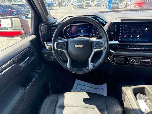 Used 2024 Chevrolet Silverado 1500 LT w/ Z71 Off-Road Package AWD/4WD image 27
