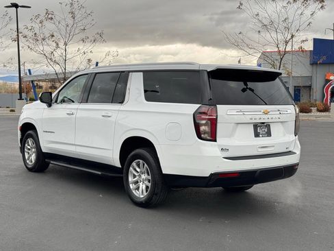 Used 2023 Chevrolet Suburban LT image 8