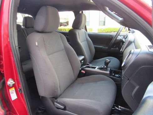 Used 2019 Toyota Tacoma TRD Sport image 21