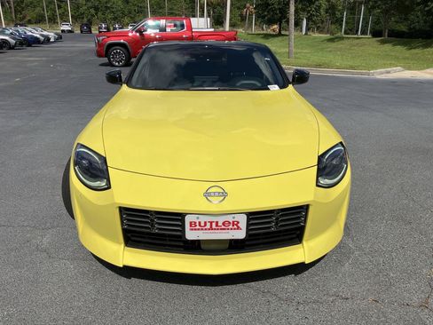 Used 2023 Nissan Z w/ Floor Mat Package RWD image 8
