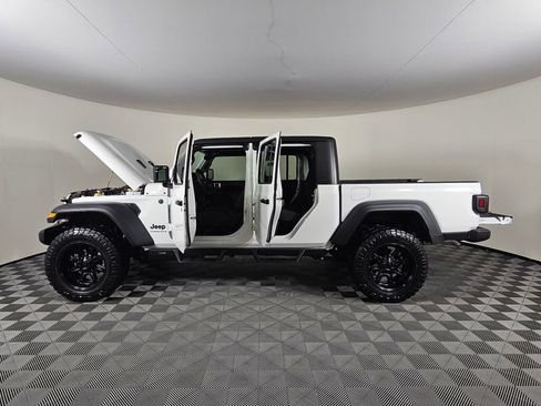 New 2026 Jeep Gladiator Sport image 18