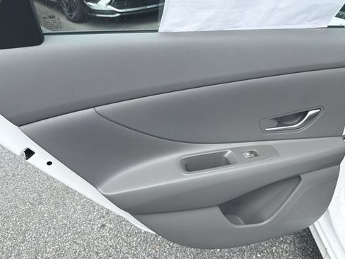 New 2026 Hyundai Elantra Hybrid FWD image 24