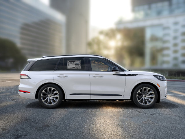 New 2027 Lincoln Aviator AWD image 6
