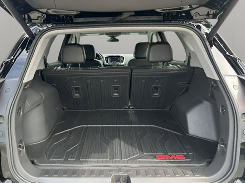 Used 2023 GMC Terrain SLT AWD/4WD image 10