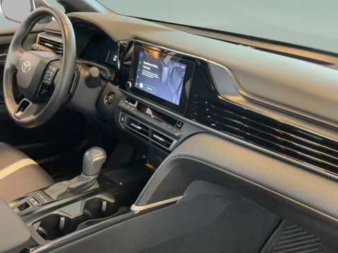 Used 2025 Toyota Camry SE FWD image 38