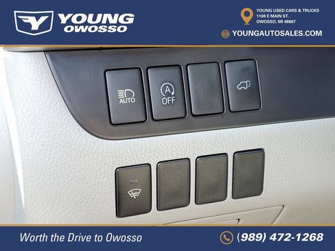 Used 2018 Toyota Highlander Plus FWD image 9