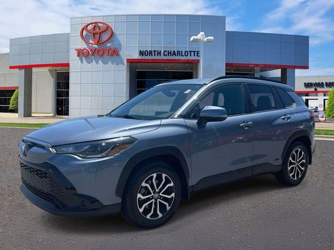 Used 2024 Toyota Corolla Cross AWD Hybrid image 4