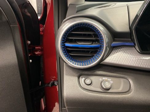 New 2025 Chevrolet Trax LT w/ Driver Confidence Package image 13