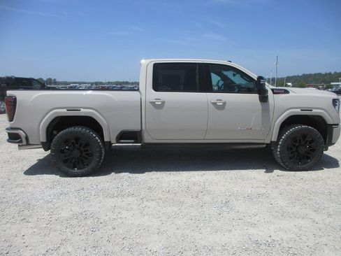 New 2026 GMC Sierra 2500 AT4 w/ AT4 Premium Plus Package AWD/4WD image 3