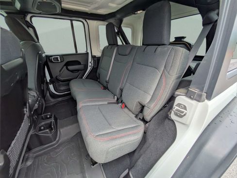 Used 2026 Jeep Wrangler Unlimited Rubicon AWD/4WD image 9
