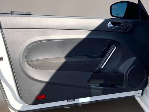 Used 2017 Volkswagen Beetle 1.8T S image 21