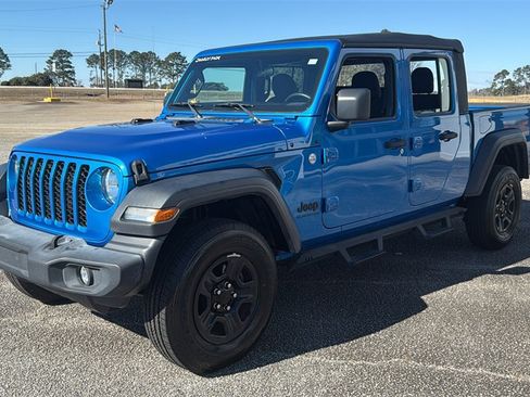 Used 2020 Jeep Gladiator Sport image 4